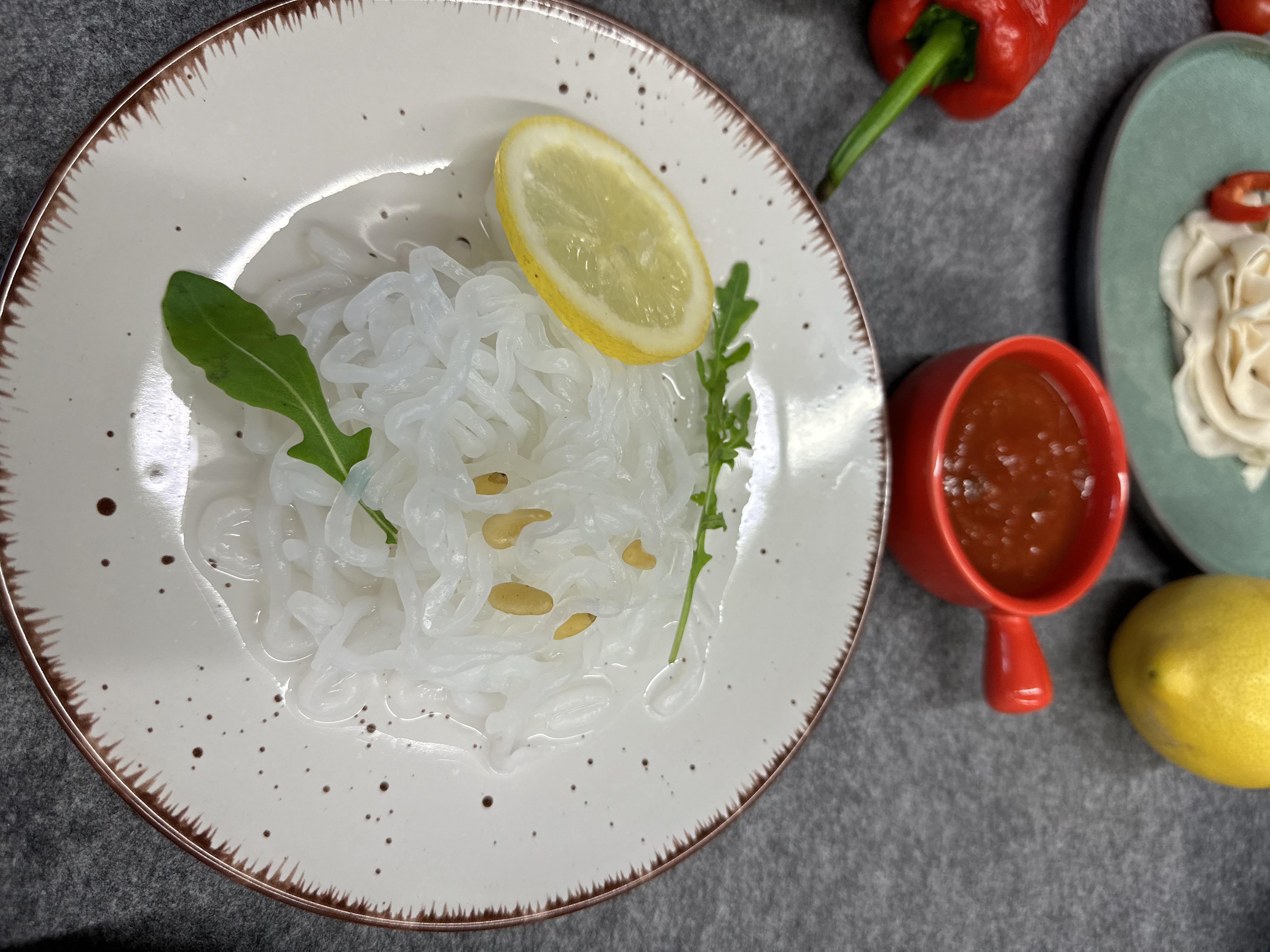 Konjak Udon mit Süße Chilisauce – Elf-Family Konjak Udon mit Süße Chilisauce – Elf-Family